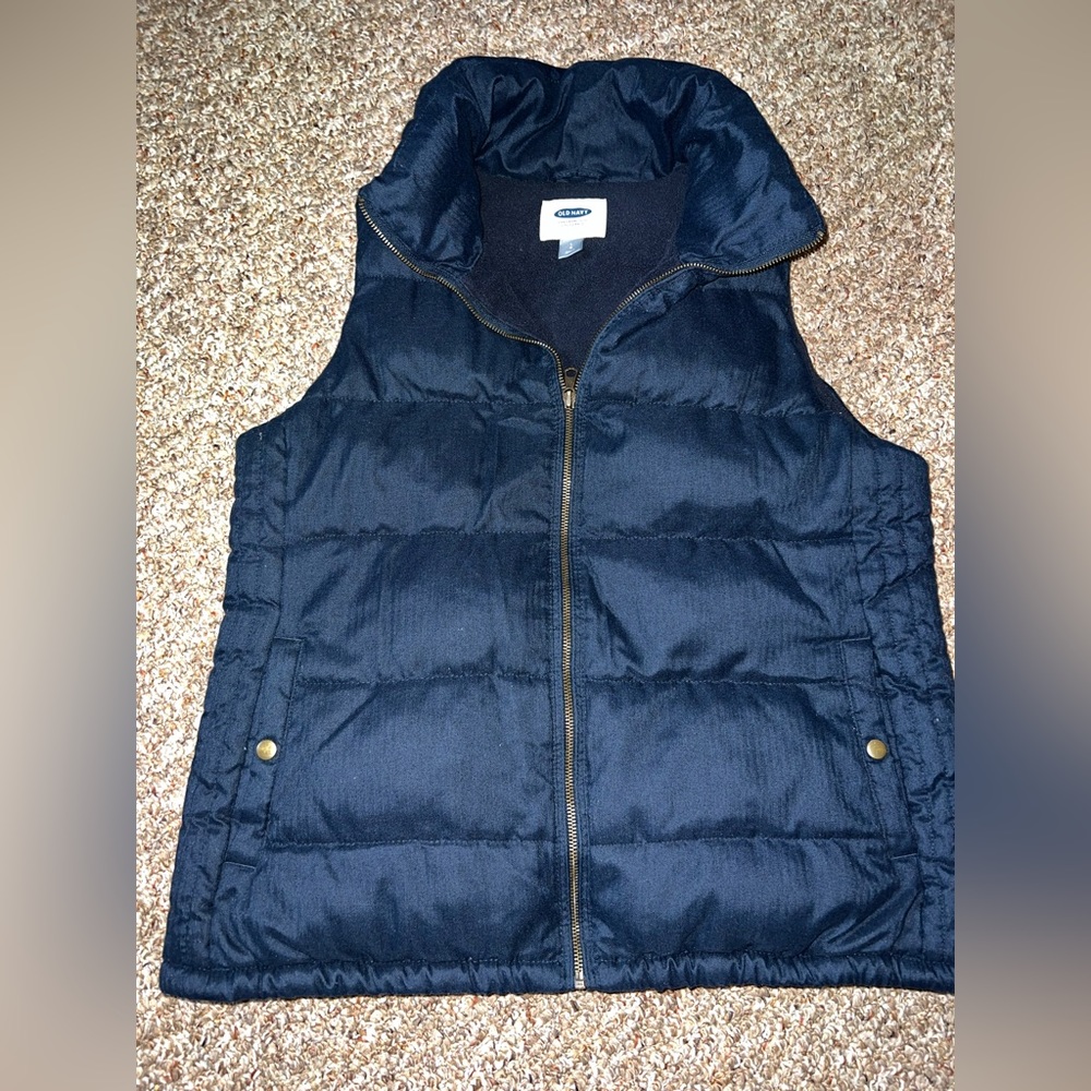 Old Navy fleece lined puffer vest